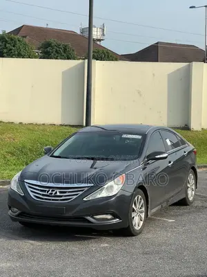 Hyundai Sonata Limited 2.0T Sedan (2.0L 4cyl 6A) 2013 Black