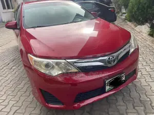 Toyota Camry LE 4dr Sedan (2.5L 4cyl 6A) 2012 Red