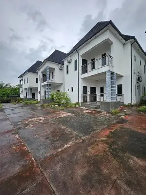 4bdrm Duplex in Eliozu for sale