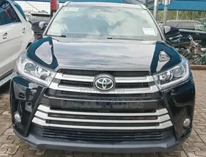 Toyota Highlander XLE 4dr SUV (3.5L 6cyl 6A) 2015 Matt Black