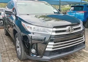 Toyota Highlander XLE 4dr SUV (3.5L 6cyl 6A) 2015 Matt Black