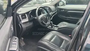 Toyota Highlander XLE 4dr SUV (3.5L 6cyl 6A) 2015 Matt Black