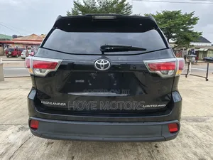 Toyota Highlander Limited 4dr SUV AWD (3.5L 6cyl 6A) 2015 Black
