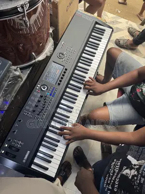 Yamaha Modx M8 Keyboard (Music Synthesizer)