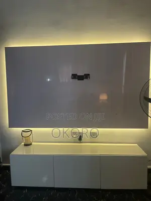 Very Beautiful High Gloss Tv Console, Used Neatly for Giveaway Price