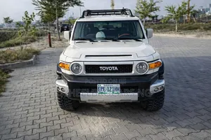 Toyota FJ Cruiser 4x4 Automatic 2012 White
