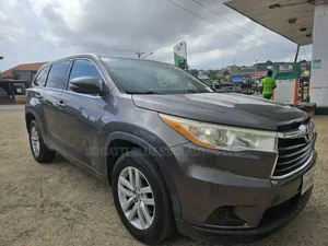 Toyota Highlander LE 4x2 (2.7L 4cyl 6A) 2016 Gray