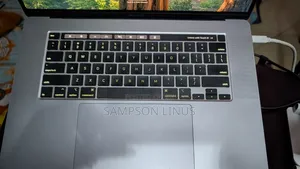 Laptop Apple MacBook Pro 2019 32GB Intel Core i9 SSD 1T