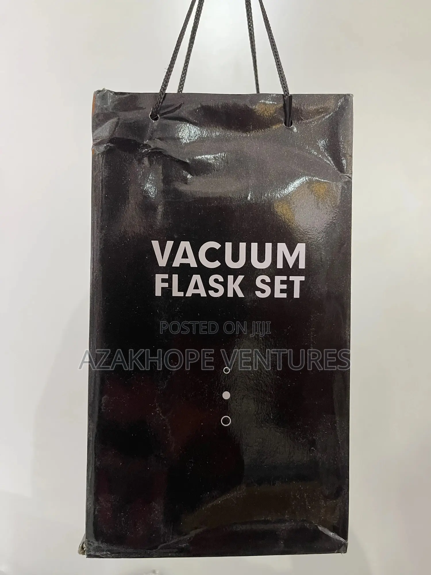 Stainless Steel Vacuum Flask Set With Two Cups.