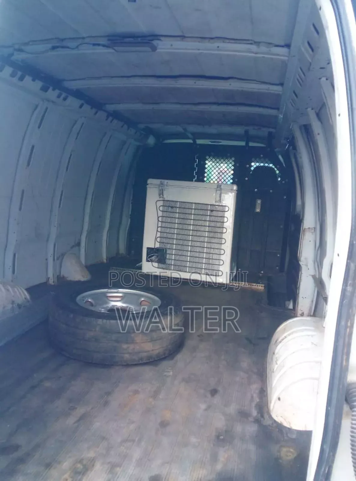 Chevrolet 3500 2010 White
