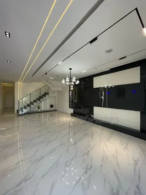 5bdrm Duplex in Chevron Drive for rent
