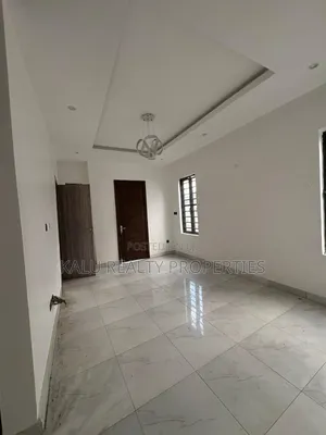 4bdrm Duplex in Chevron Drive for sale