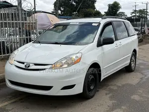Toyota Sienna LE 2008 White