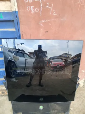 Mercedes Benz Windscreen and Roof Glass