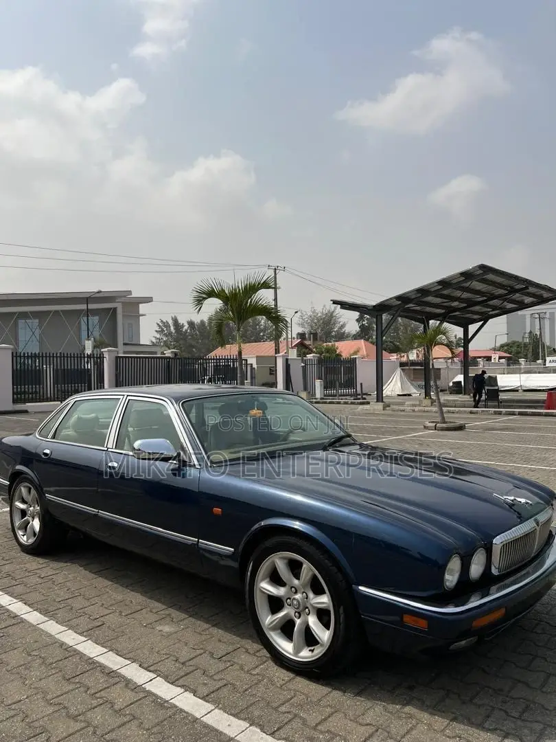 Jaguar XJ 1996 Blue