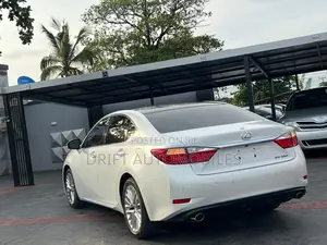 Lexus ES 350 FWD 2014 White