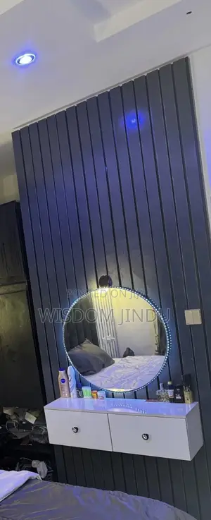 Mirror Stand