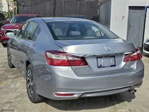 Honda Accord EX 4dr Sedan FWD (2.4L 4cyl 2A) 2017 Silver