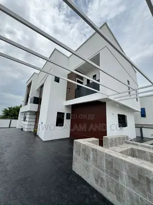 4bdrm Duplex in Agodi for sale