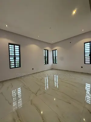 4bdrm Duplex in Agodi for sale