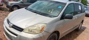 Toyota Sienna LE AWD 2005 Silver