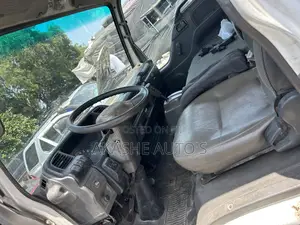 Isuzu Std 2815 2001 White