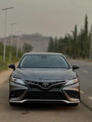 Toyota Camry XSE 2021 Red