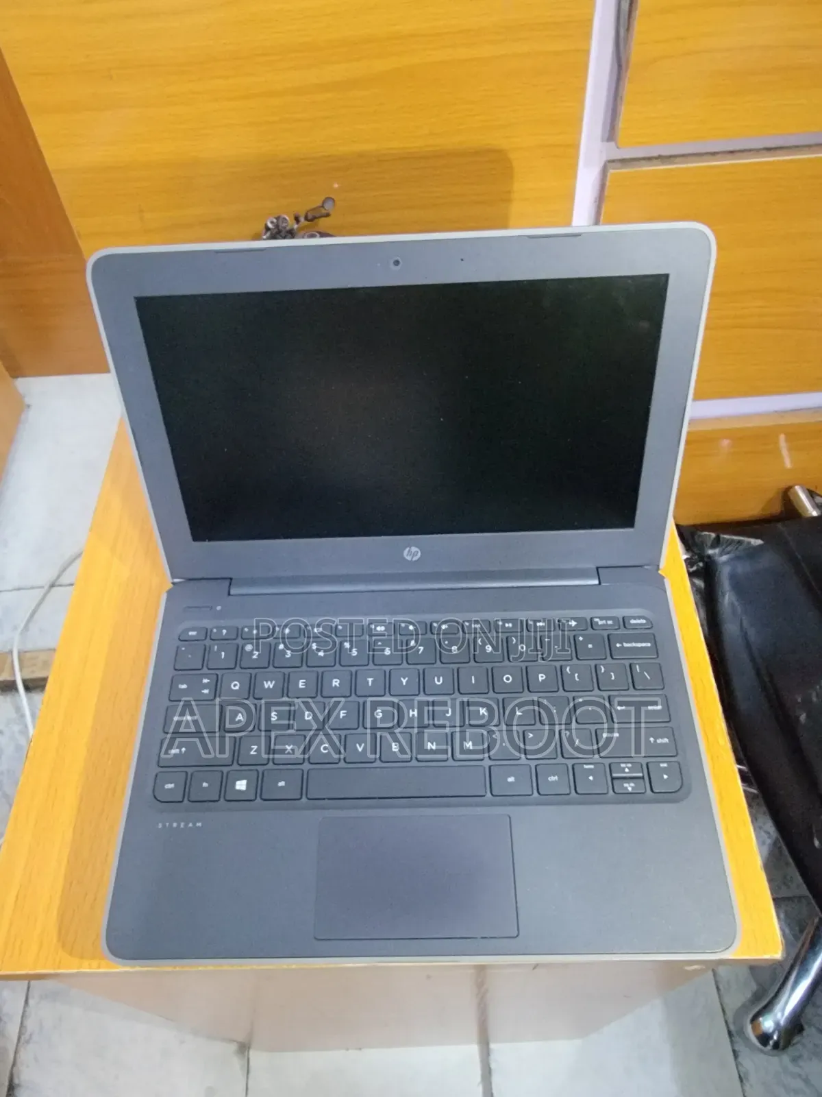 Laptop HP Stream 11 Pro G4 EE 4GB Intel Pentium SSD 60GB