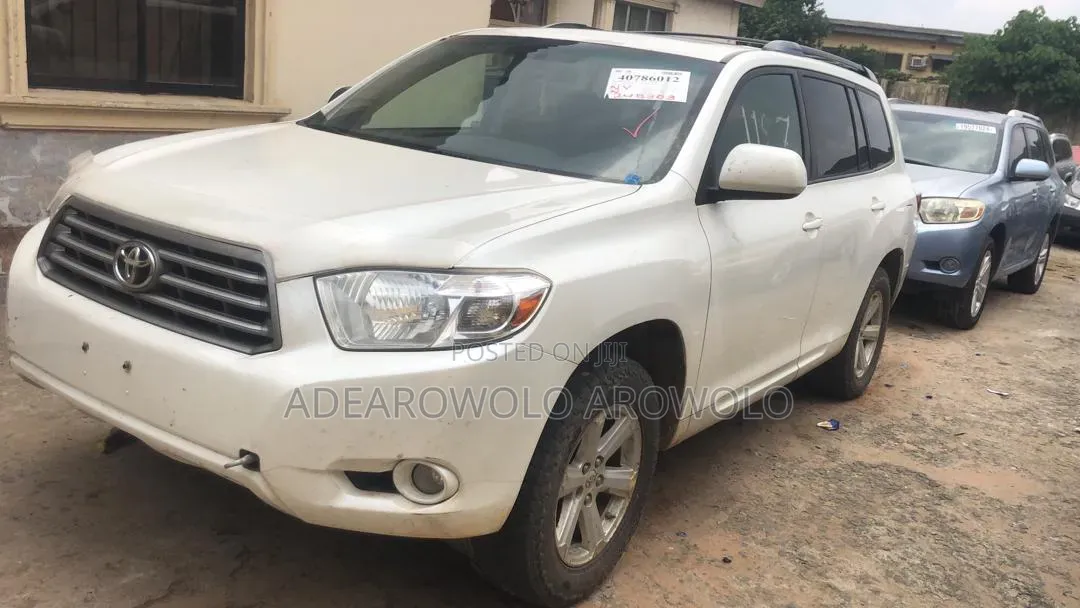 Toyota Highlander SE 2010 White