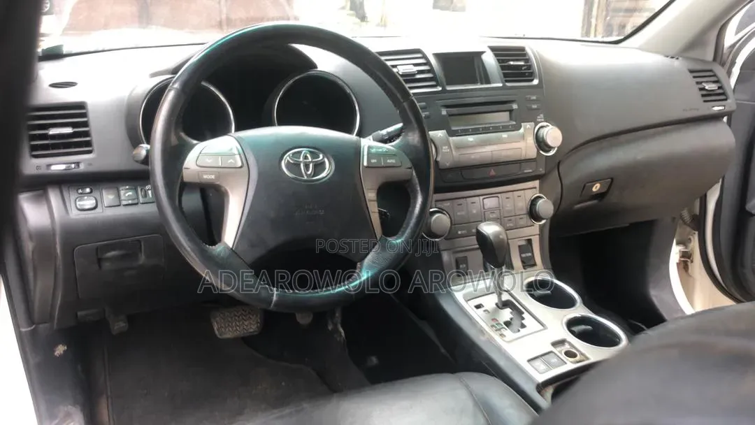 Toyota Highlander SE 2010 White