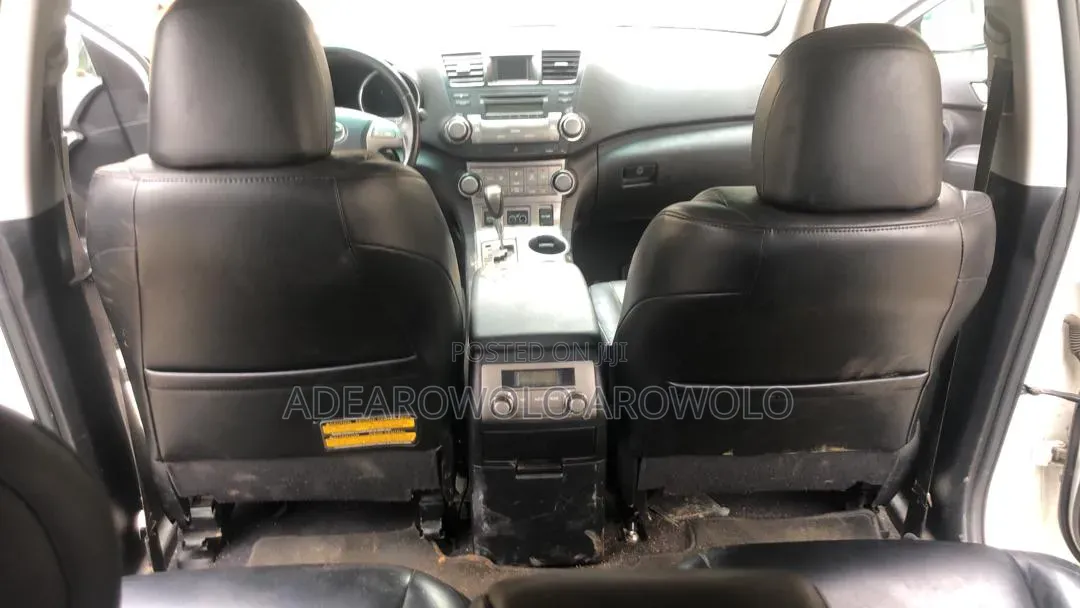 Toyota Highlander SE 2010 White
