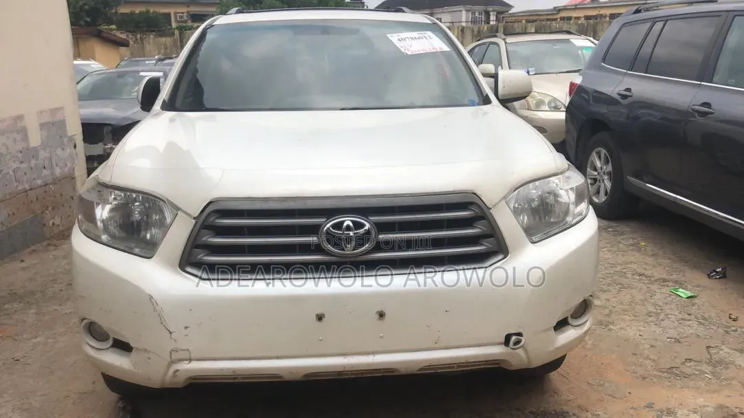 Toyota Highlander SE 2010 White
