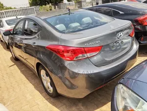 Hyundai Elantra Limited 2011 Ivory