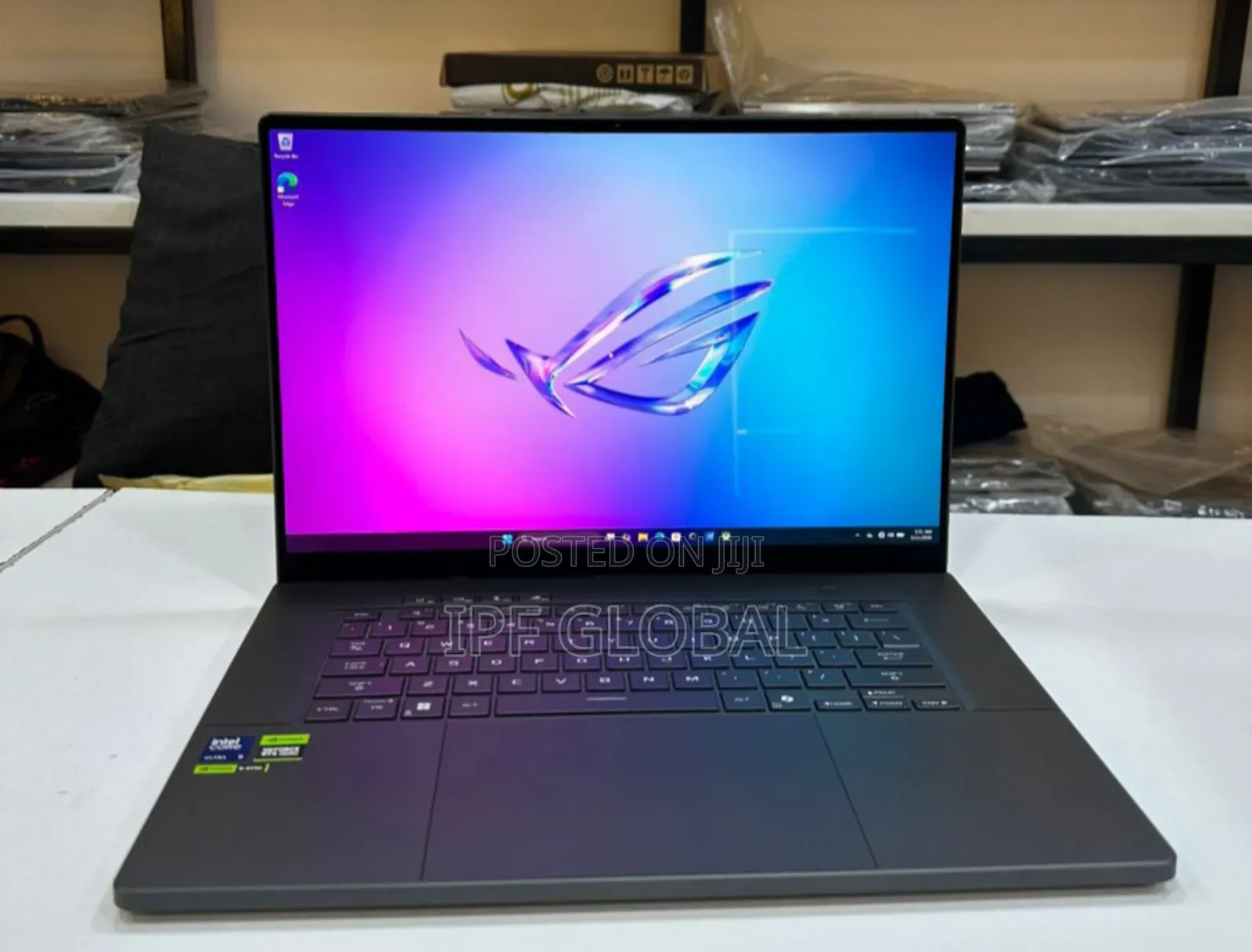 Laptop Asus ROG Zephyrus G16 32GB Intel Core Ultra 9 SSD 1T