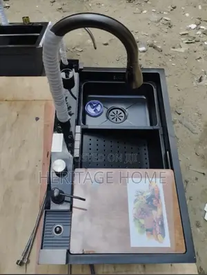 Four Buttons Piano Sink
