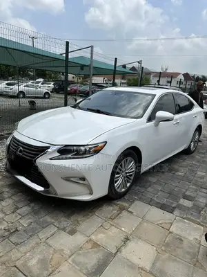 Lexus ES 2016 White