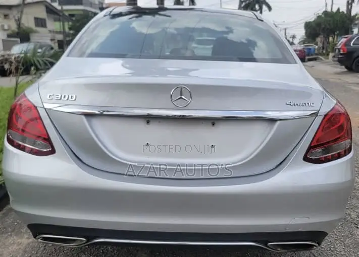 Mercedes-Benz C300 2016