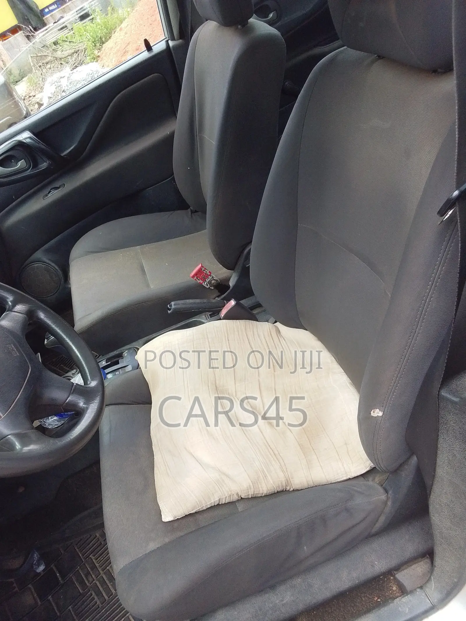 Mitsubishi Spacestar 2000 Silver