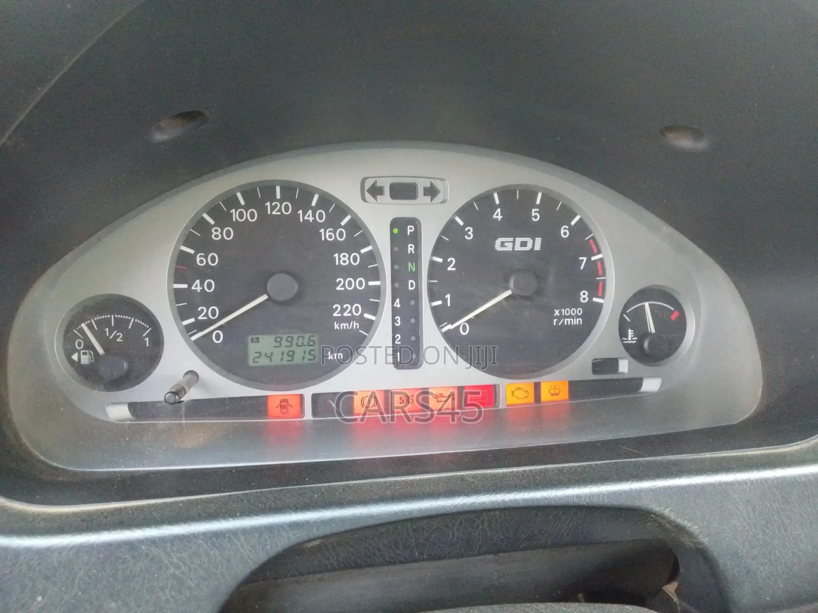 Mitsubishi Spacestar 2000 Silver