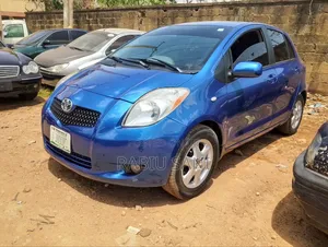 Toyota Yaris Base Hatchback 5dr 2010 Blue