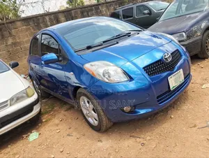 Toyota Yaris Base Hatchback 5dr 2010 Blue