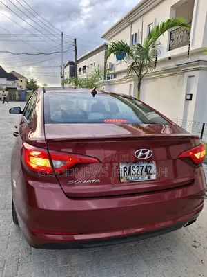Hyundai Sonata Base Sedan FWD (2.4L 4cyl 6A) 2016 Red