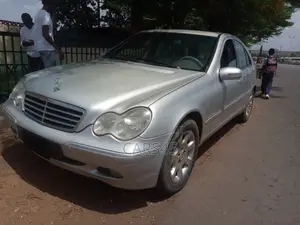 Mercedes-Benz C320 2004 Silver