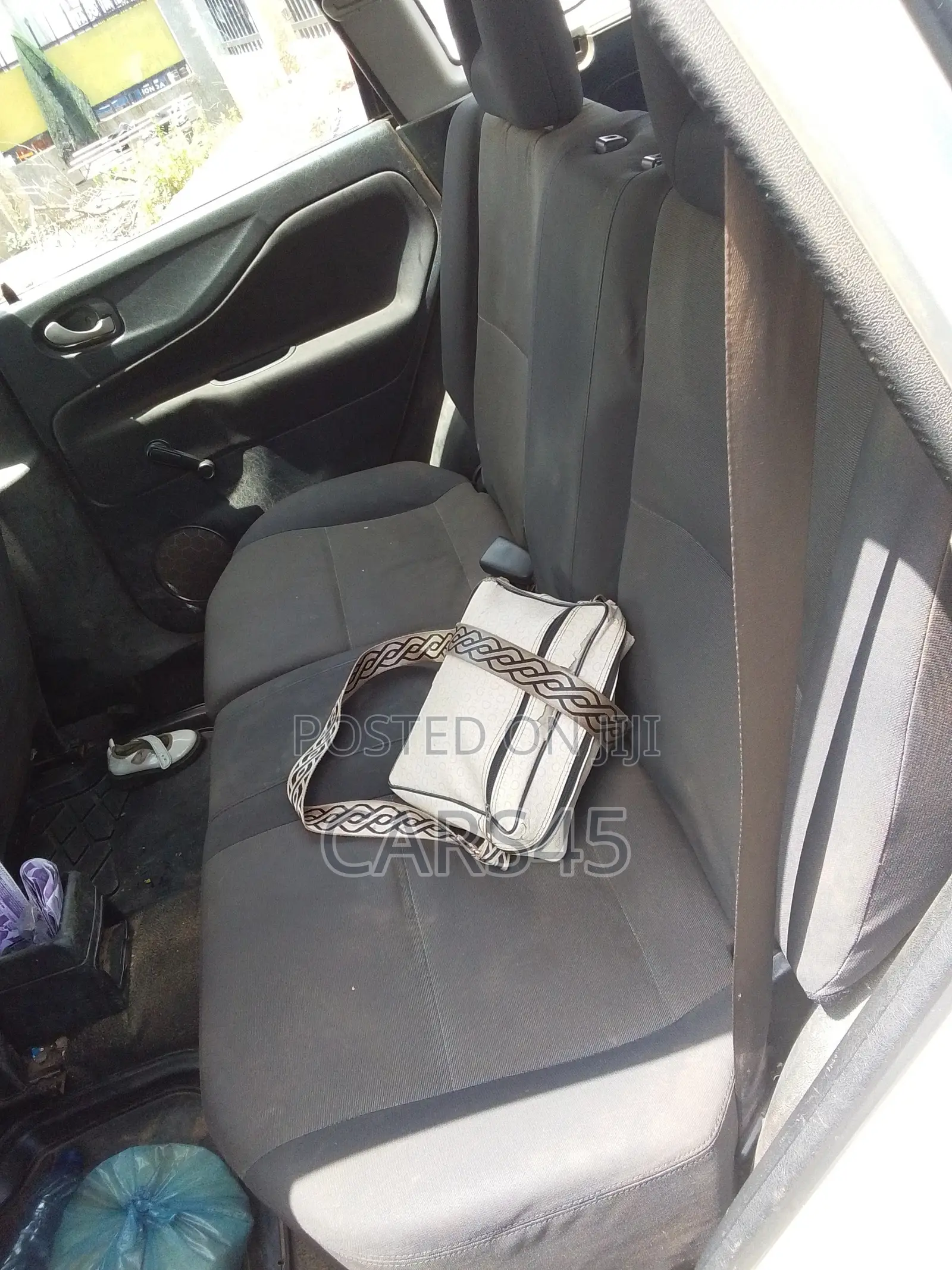 Mitsubishi Spacestar 2000 Silver