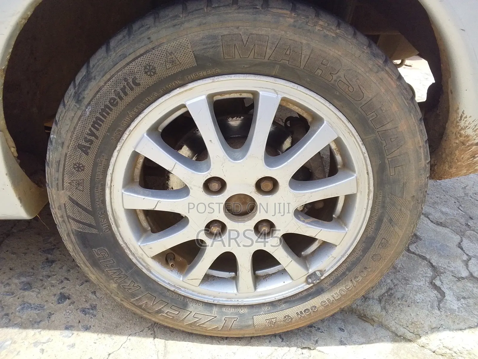 Mitsubishi Spacestar 2000 Silver