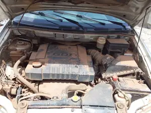 Mitsubishi Spacestar 2000 Silver