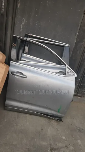 Empty Front R Door Highlander 2015