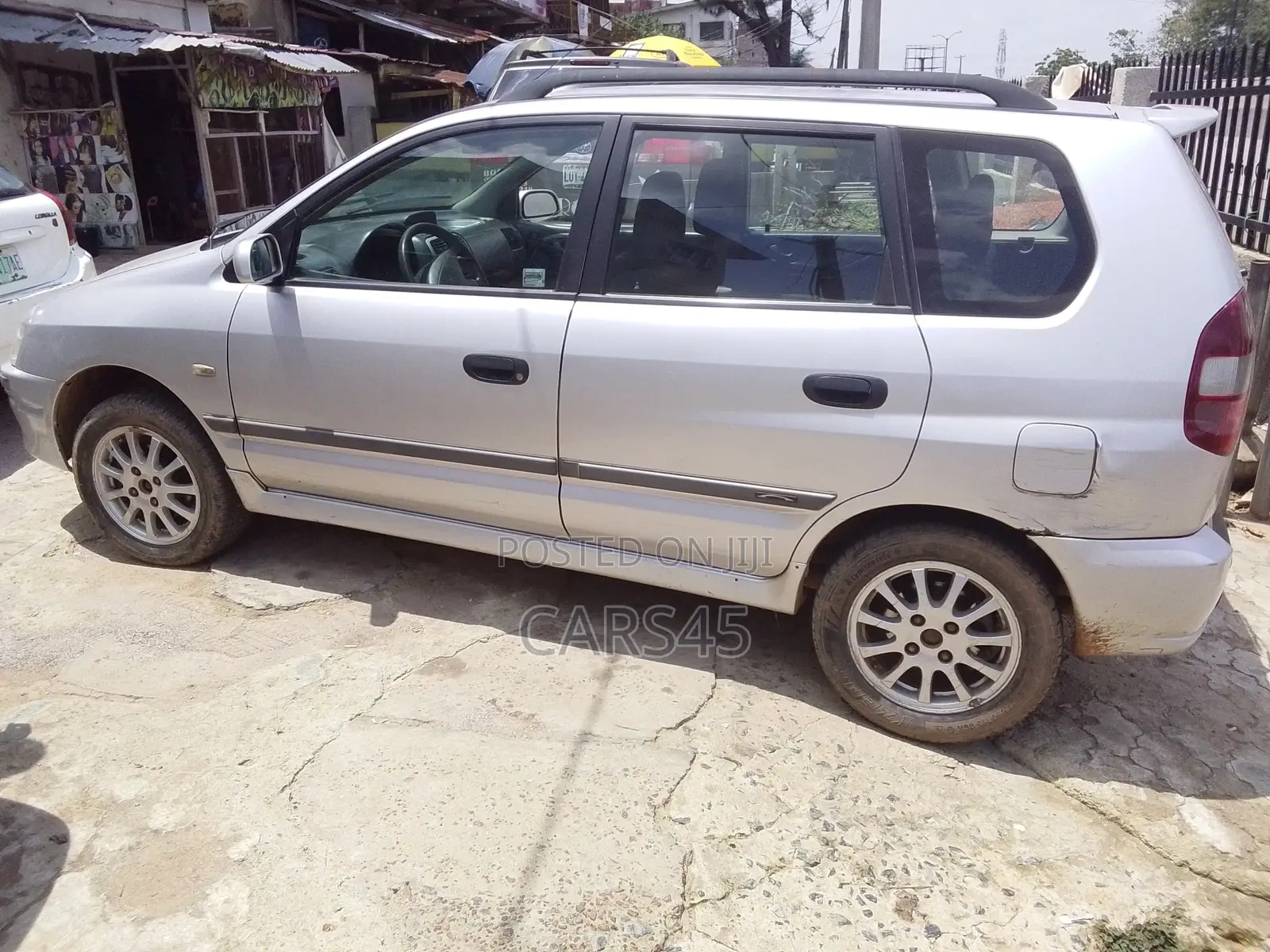 Mitsubishi Spacestar 2000 Silver