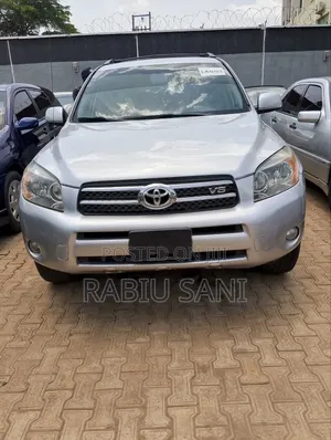 Toyota RAV4 2011 Silver
