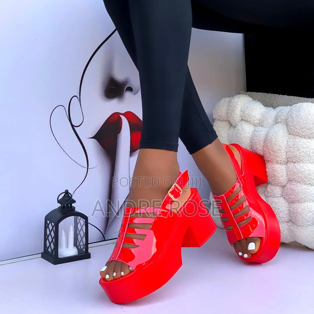 Glossy Cutout Wedge